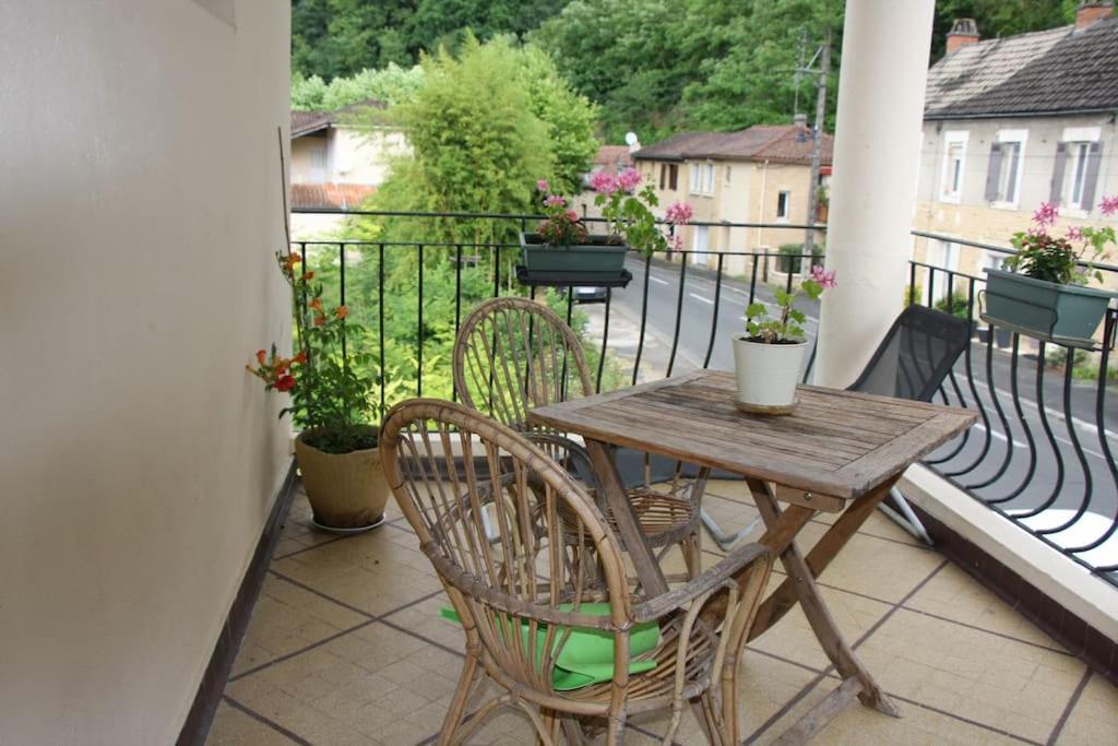 Appartement Chaleureux Avec Parking Gratuit Sarlat-la-Canéda Eksteriør bilde